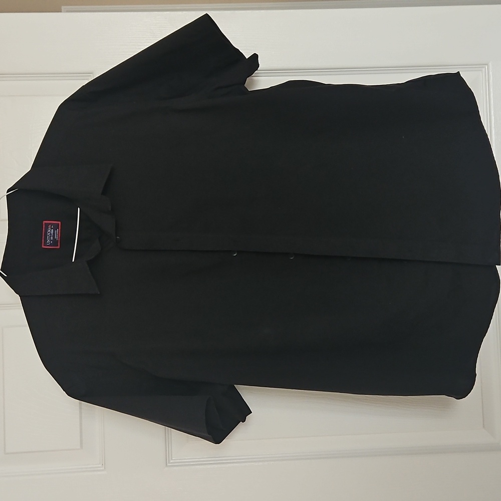 UNTUCKit Black Button Down Shirt
